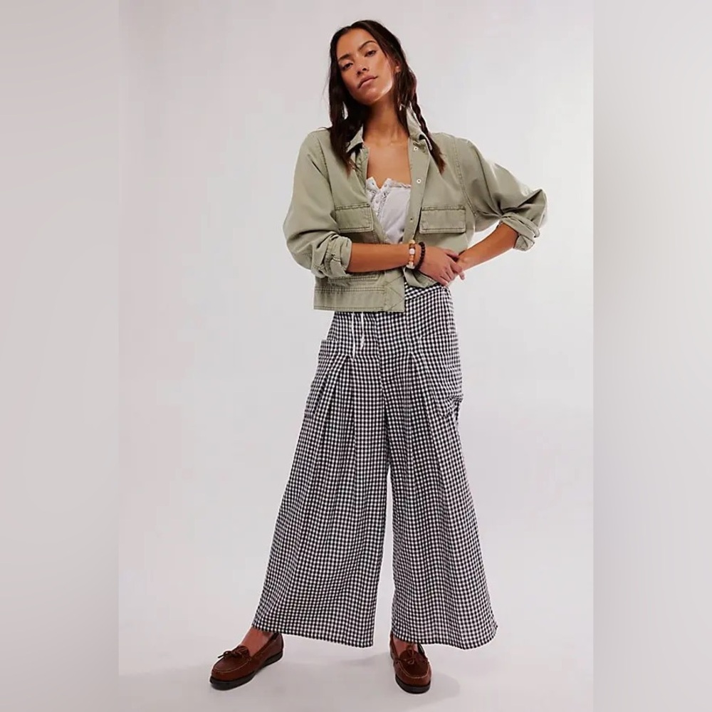 NWOT Free People East Side Wide Leg Mid Rise Pleated Cropped B/W Trousers Sz Xs